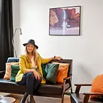 Stylish 3 Bed Birmingham Apartment
